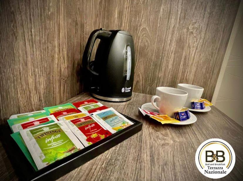 B&B Terrazza Nazionale เนเปิลส์ ภายนอก รูปภาพ