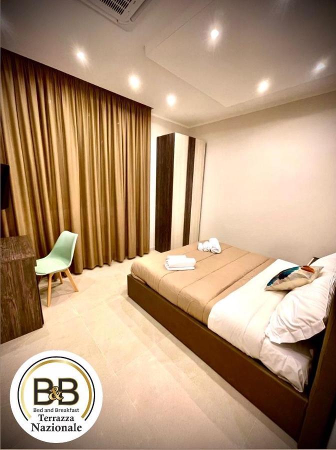 B&B Terrazza Nazionale เนเปิลส์ ภายนอก รูปภาพ