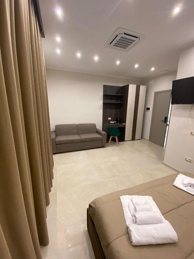 B&B Terrazza Nazionale เนเปิลส์ ภายนอก รูปภาพ