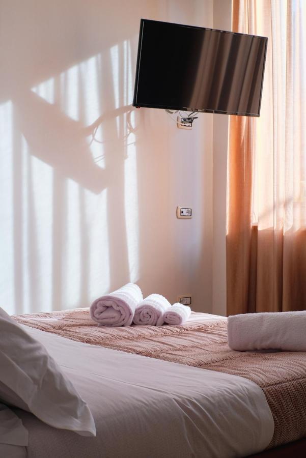 B&B Terrazza Nazionale เนเปิลส์ ภายนอก รูปภาพ