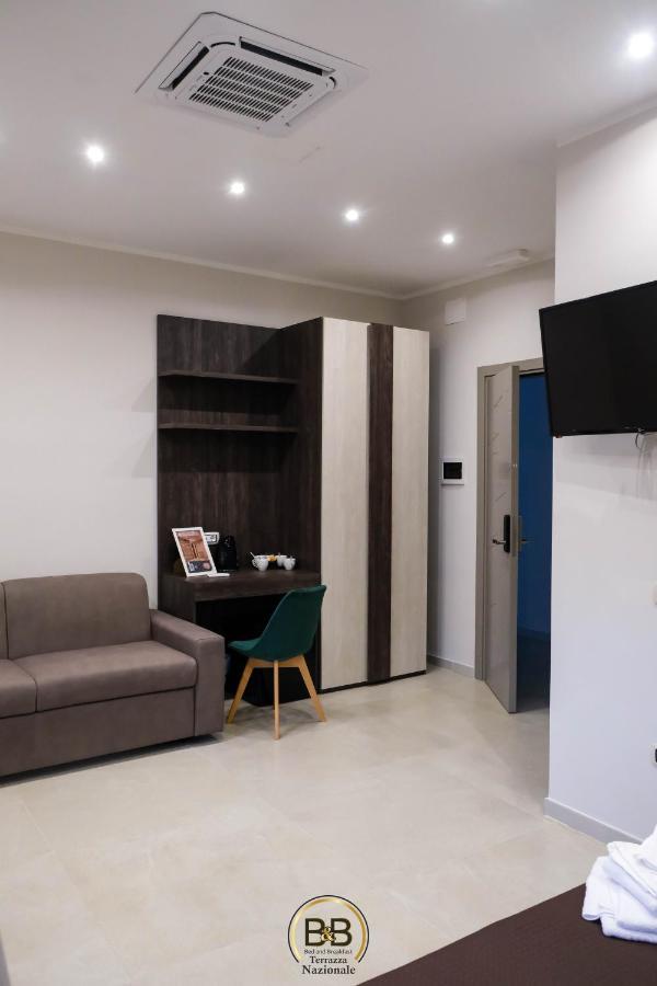 B&B Terrazza Nazionale เนเปิลส์ ภายนอก รูปภาพ