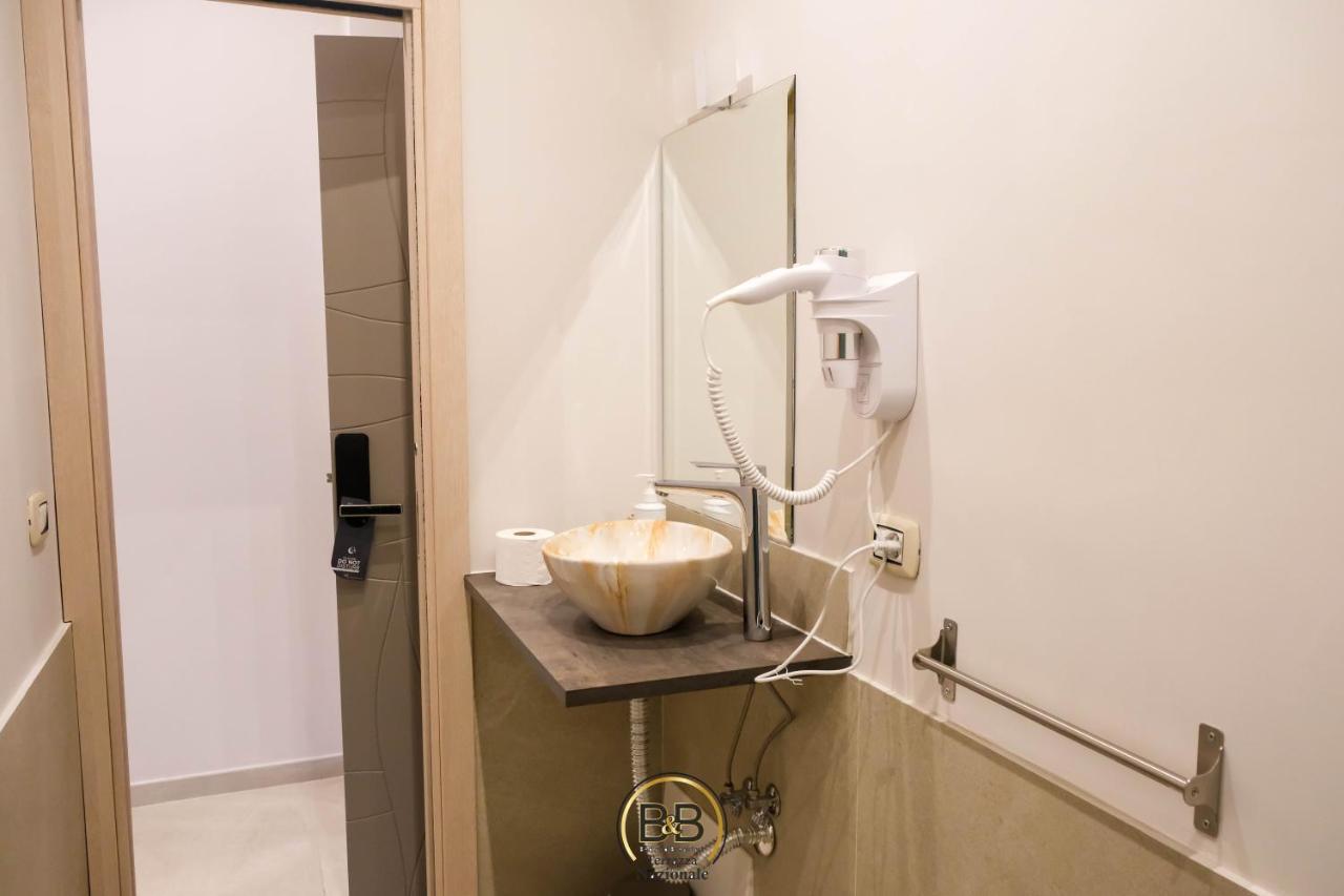 B&B Terrazza Nazionale เนเปิลส์ ภายนอก รูปภาพ