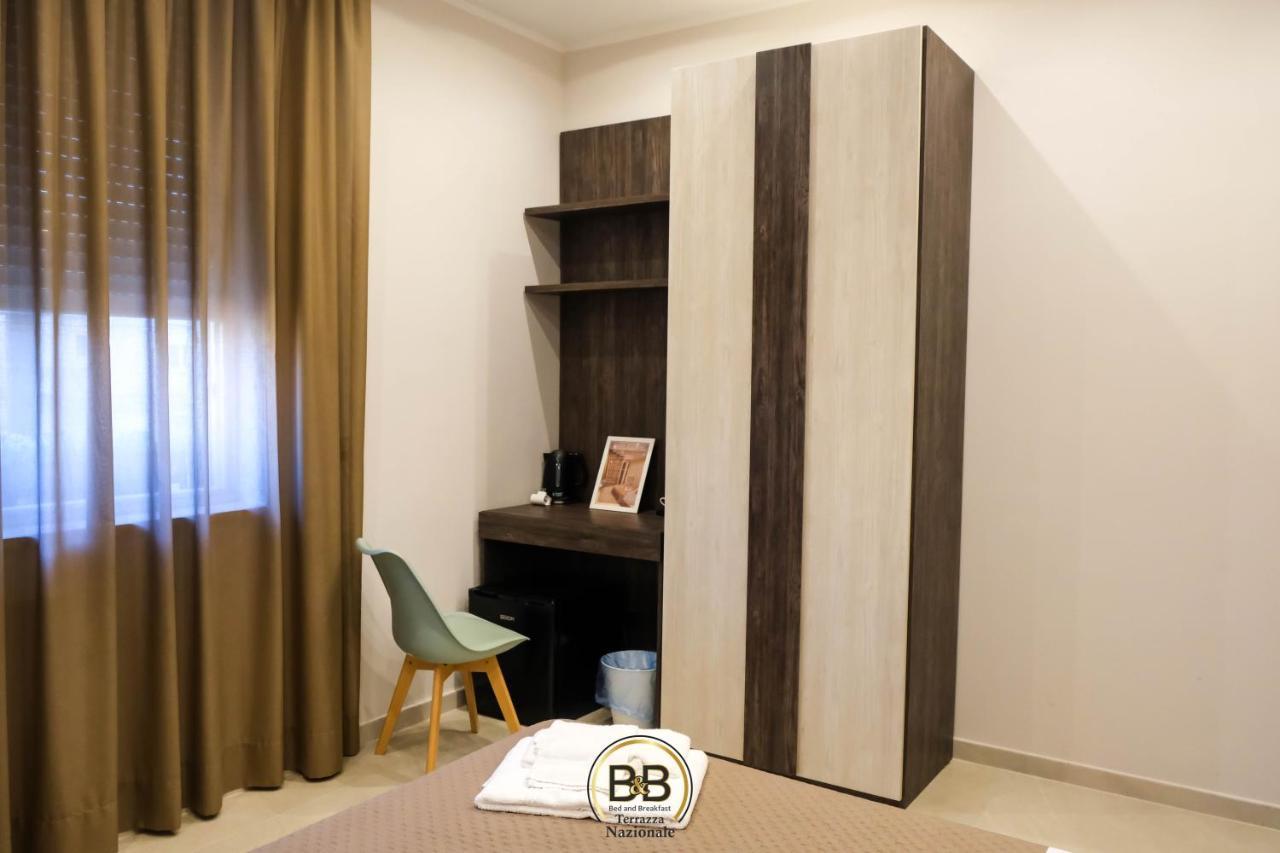 B&B Terrazza Nazionale เนเปิลส์ ภายนอก รูปภาพ