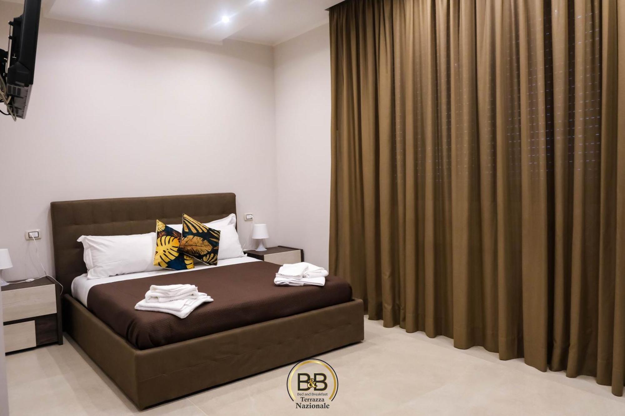 B&B Terrazza Nazionale เนเปิลส์ ภายนอก รูปภาพ