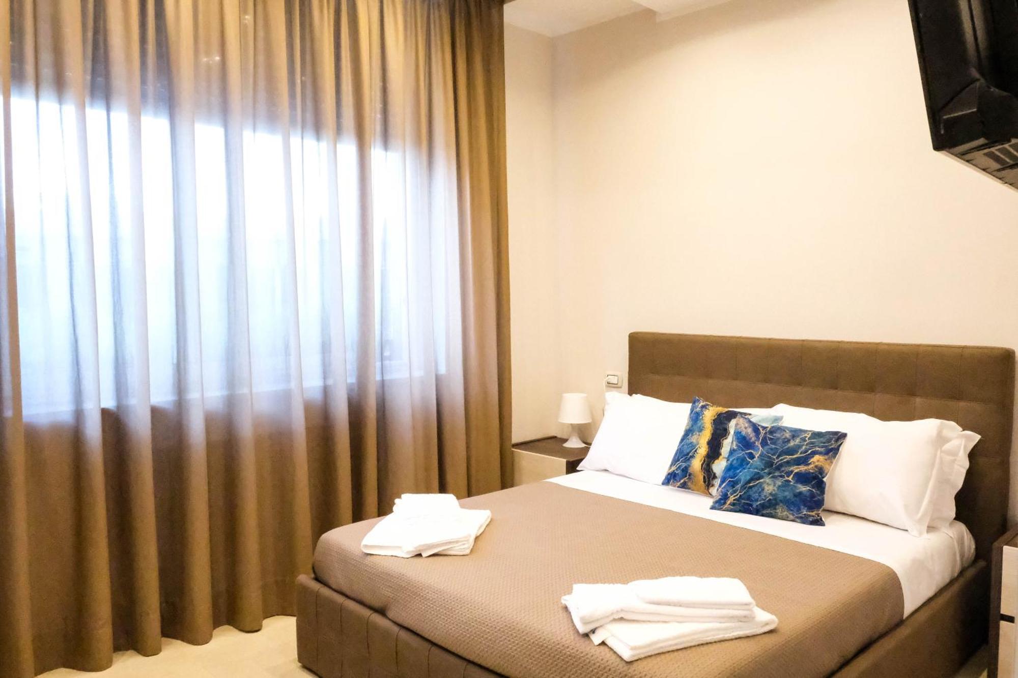 B&B Terrazza Nazionale เนเปิลส์ ภายนอก รูปภาพ